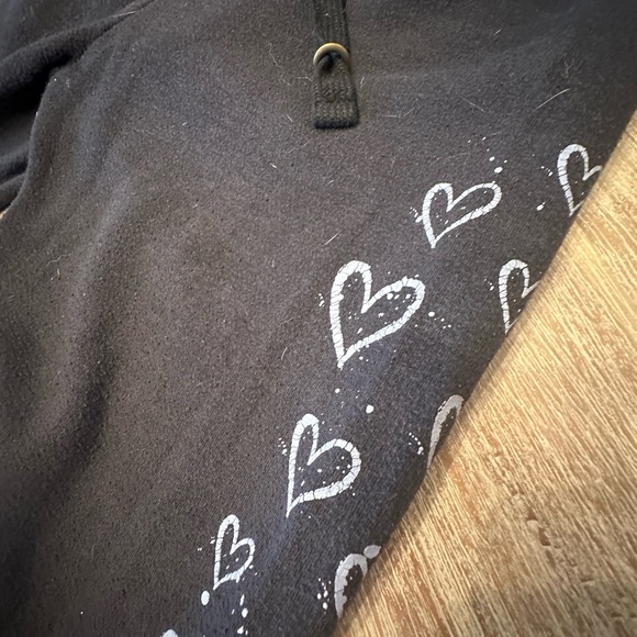 Bird & Vine kids sweat pants, navy blue with “hearts” print. - Picture 3 of 4